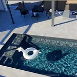 Dima - Piscine Chauffee Climatisation Barbecue Petanque Villa *
