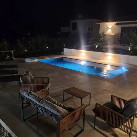 Dima - Piscine Chauffee Climatisation Barbecue Petanque * Calenzana