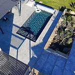 Vila Dima - Piscine Chauffee Climatisation Barbecue Petanque *