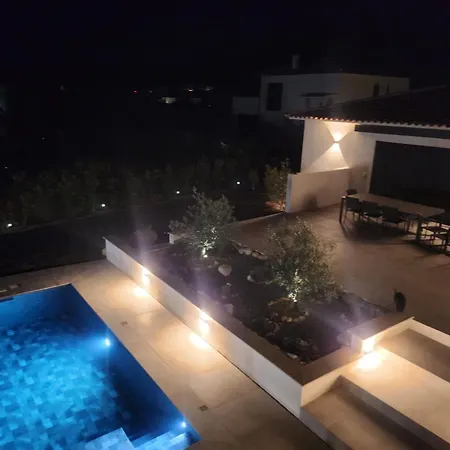 Villa Dima - Piscine Chauffee Climatisation Barbecue Petanque *