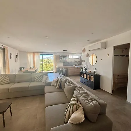 Dima - Piscine Chauffee Climatisation Barbecue Petanque *