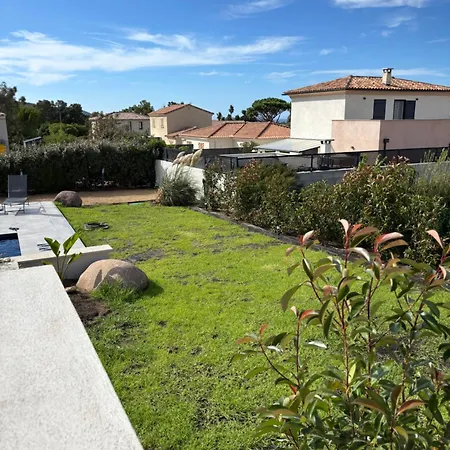 Dima - Piscine Chauffee Climatisation Barbecue Petanque