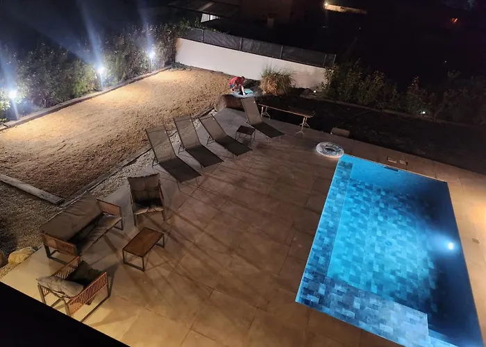 Dima - Piscine Chauffee Climatisation Barbecue Petanque Calenzana