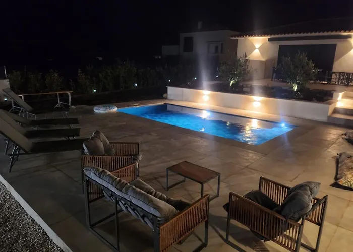 Dima - Piscine Chauffee Climatisation Barbecue Petanque * Calenzana