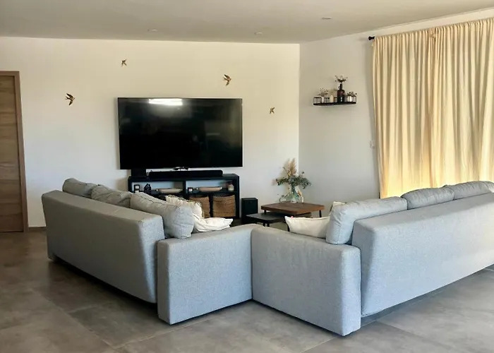 Dima - Piscine Chauffee Climatisation Barbecue Petanque Vila