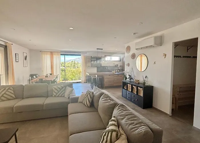 Dima - Piscine Chauffee Climatisation Barbecue Petanque *