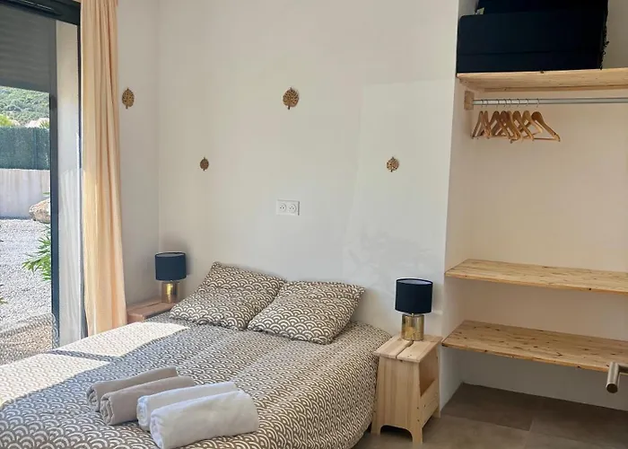 Dima - Piscine Chauffee Climatisation Barbecue Petanque * Calenzana