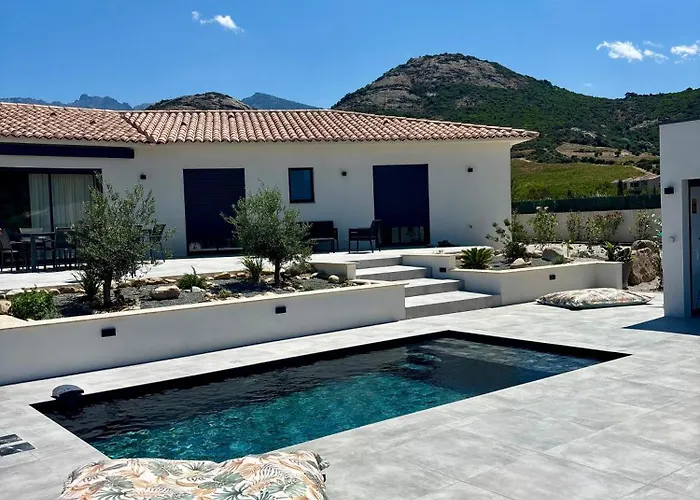 Dima - Piscine Chauffee Climatisation Barbecue Petanque *