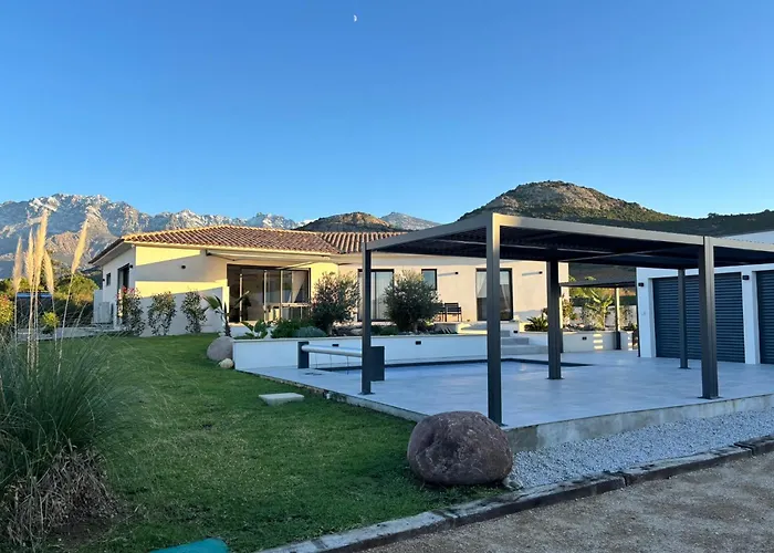 Dima - Piscine Chauffee Climatisation Barbecue Petanque * Calenzana