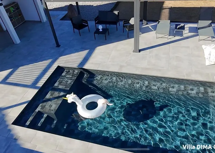 Dima - Piscine Chauffee Climatisation Barbecue Petanque Vila *