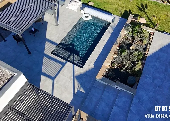 Dima - Piscine Chauffee Climatisation Barbecue Petanque *